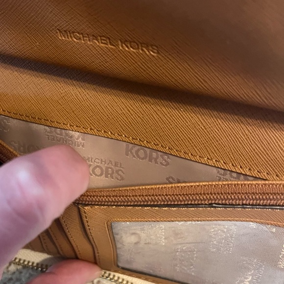 Michael Kors Clutch Wristlet Zip Wallet - Picture 8 of 13